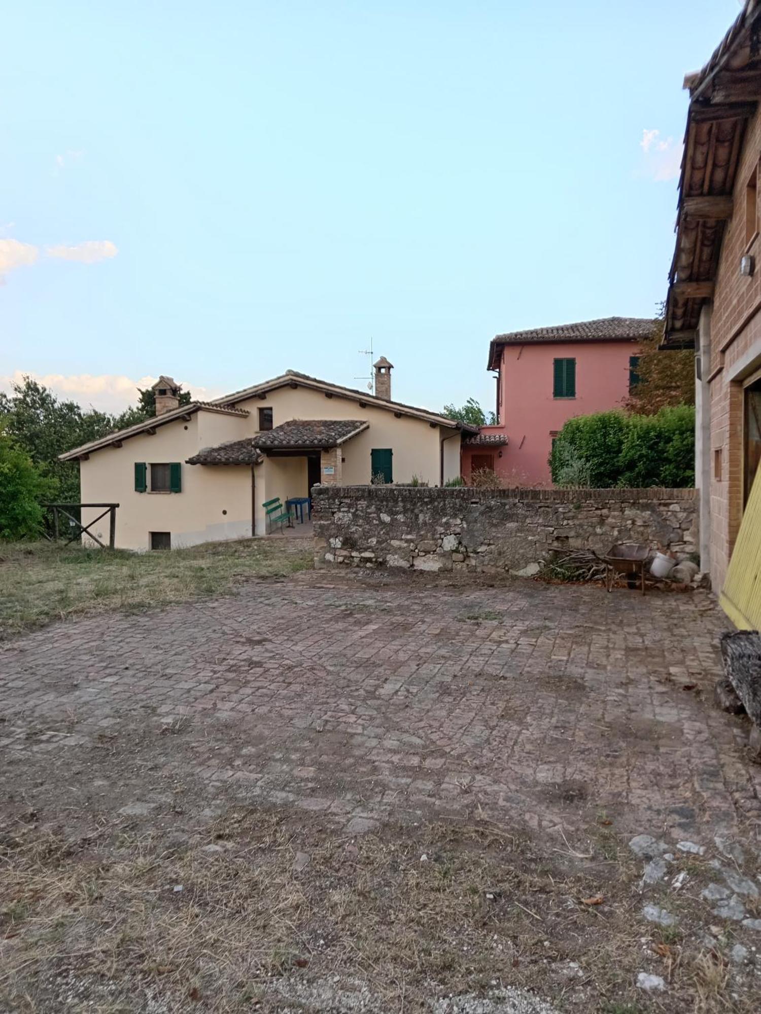 Villa Claudi Камерино Экстерьер фото